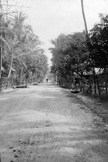 Pyinmana 1906 - a road